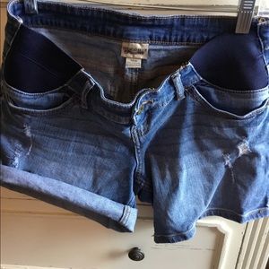 Maternity shorts